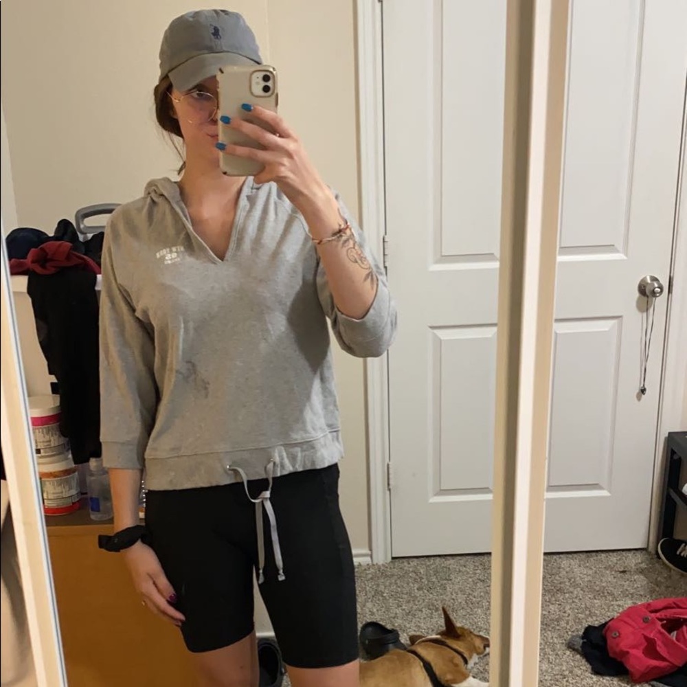 Grey cropped sweater with draw strings